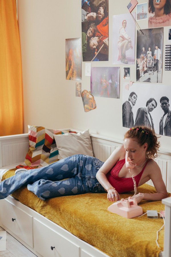 Découvrez l'univers fascinant du téléphone rose et la domination